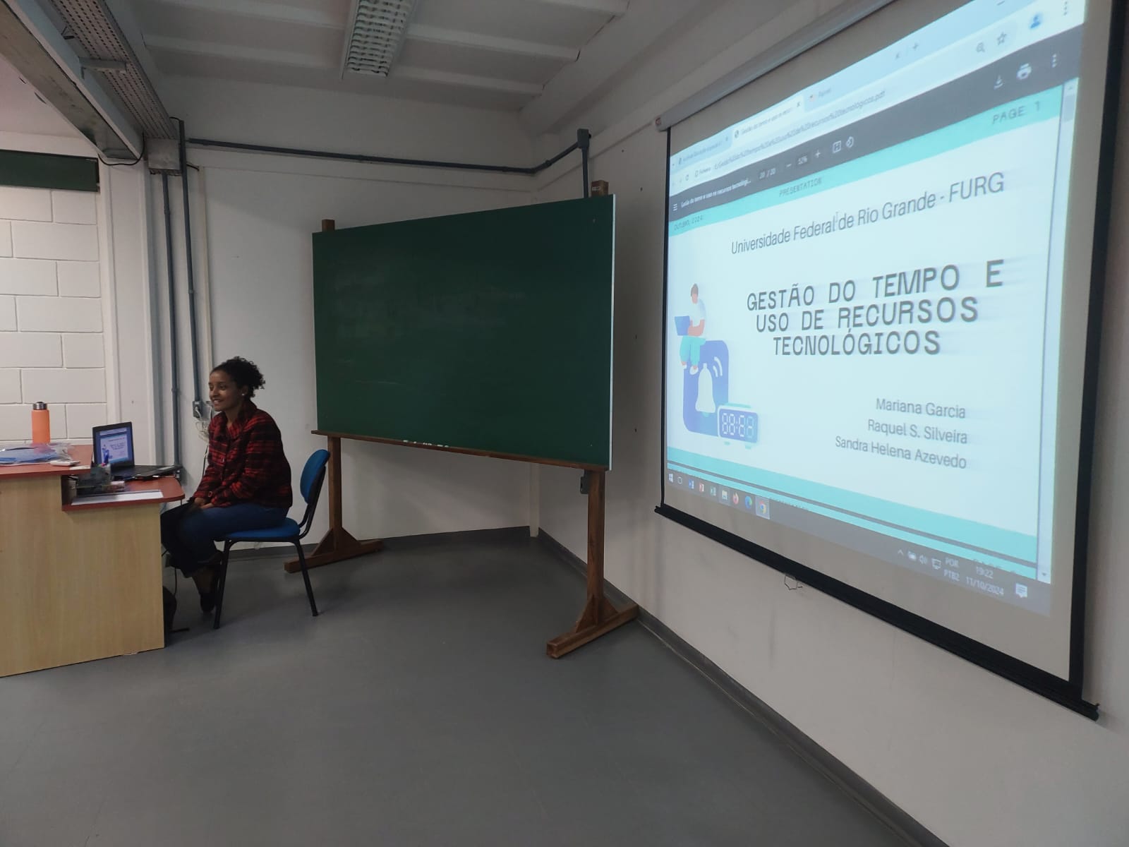 Oficina sobre Gestão do Tempo e Uso de Recursos Tecnológicos